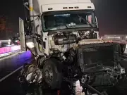 Chaos on Highway 401: Multi-Vehicle Crash Shuts Down Mississauga Lanes During Rush Hour