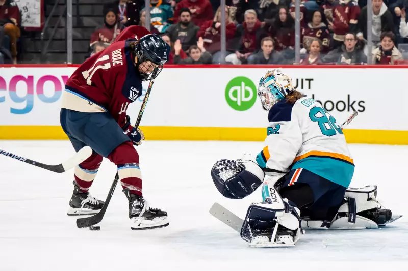 Abby Roque's Between-the-Legs Goal Lifts Montreal Victoire Over NY Sirens