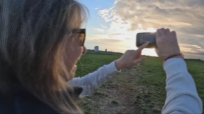 B.C. ukulele player photographs hundreds of sunsets on way home