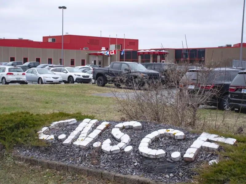 Behind Bars Brutality: Female Murder Accused Savagely Attacks Alleged Informant in Canadian Prison Yard