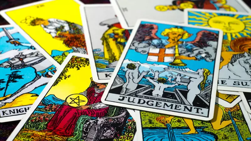 My Surreal Year Working at a Canadian Psychic Hotline in the 1980s