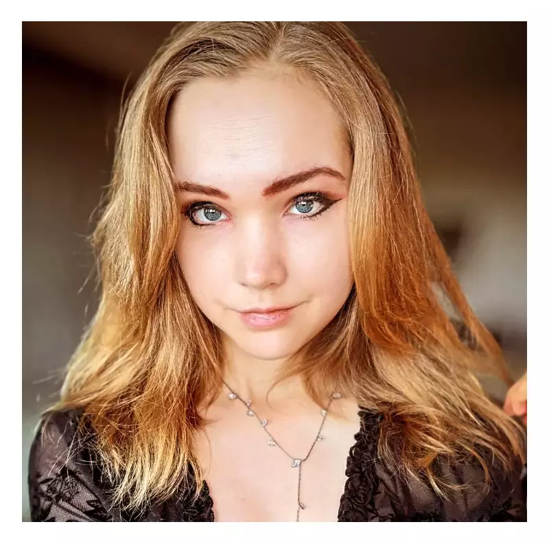 Naomi Seibt: The Anti-Greta Thunberg Seeks U.S. Asylum