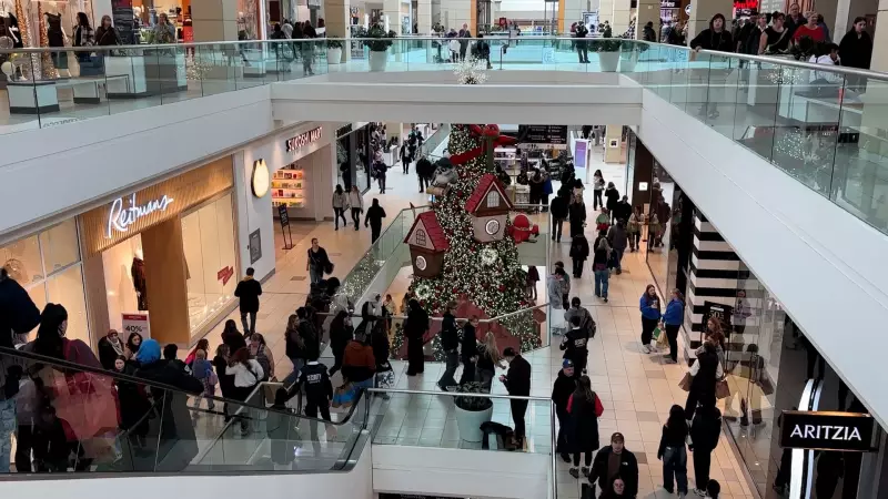 Ottawa Black Friday 2025: Shoppers Brave Lines for Deals