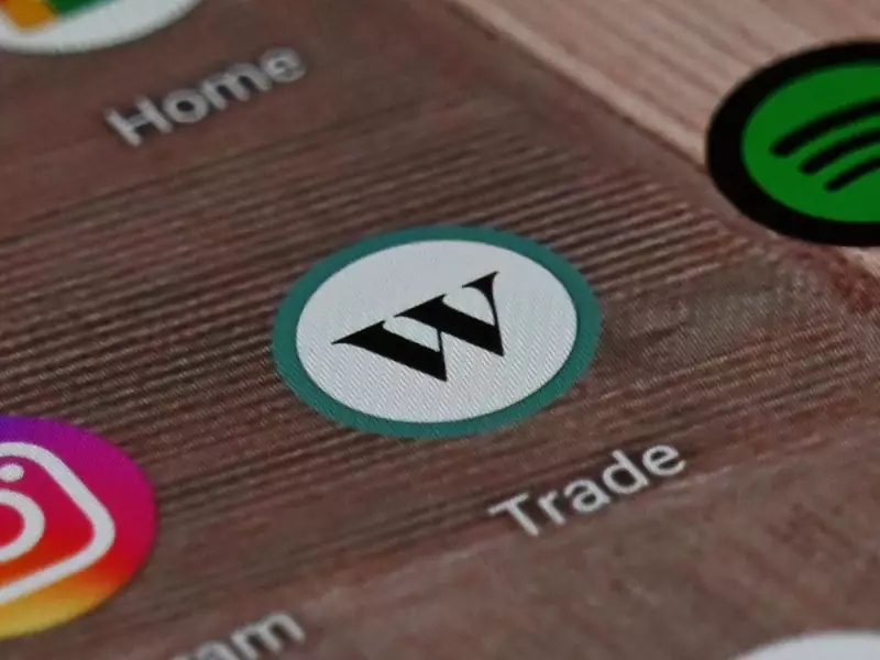 Power Corp. Hits Record High as Cash Pile Fuels Acquisition Hunt