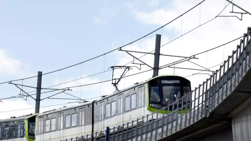 REM Trains Stalled for 16+ Hours in Pointe-Claire During First Snow