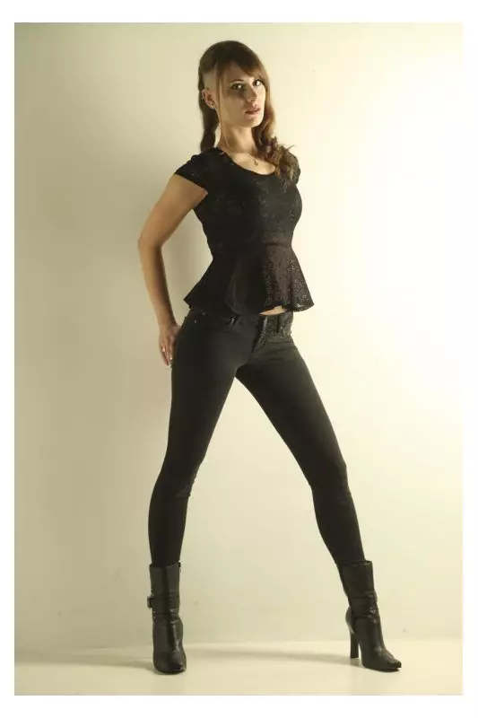 SUNshine Girl Justine: Toronto's Latest Feature Sensation