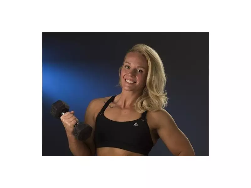 SUNshine Girl Sara: Toronto's 2017 Fitness Model Revealed