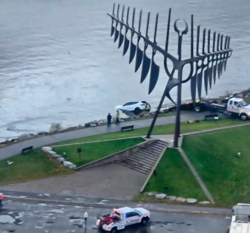 Vehicle Recovered from Barrie Waterfront, Driver Safe After Incident