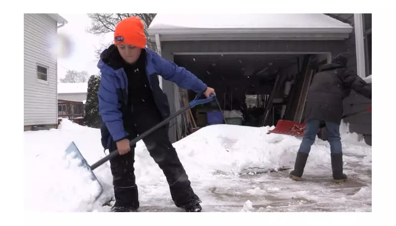 Winter Arrives Early in Southwestern Ontario with Heavy Snowfall