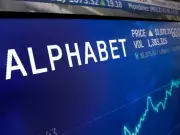 Alphabet Stock Soars 9% as Buffett Buys In, Defying Market Turbulence