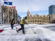 Calgary Snow Clearing Guide 2025: Rules, Timelines & Safety Tips