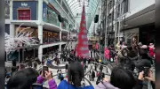 Canadian Holiday Shoppers Plan to Spend Less Amid Economic Uncertainty