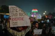 Delhi Air Pollution Crisis Sparks Public Protests Over Government Inaction
