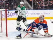Devan Dubnyk's Sage Advice for Struggling Oilers Goalie Stuart Skinner