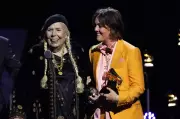Joni Mitchell Receives Lifetime Juno, Nelly Furtado Enters Hall of Fame