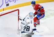 Montreal Canadiens' Oliver Kapanen Leads NHL Rookies in Goals