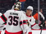 Senators Steal 3-2 OT Victory Over Flyers Behind Stützle's Heroics