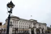 Tourists Baffled by AI Buckingham Palace Christmas Market