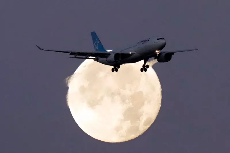 Air Transat Pilots Vote Overwhelmingly for Strike Action