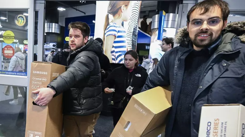 Boxing Day 2025: In-Store Shoppers Defy Online Trend as Retailers Extend Sales