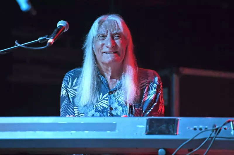 Fans Rally to Fund Cancer Treatment for Former Grateful Dead Member