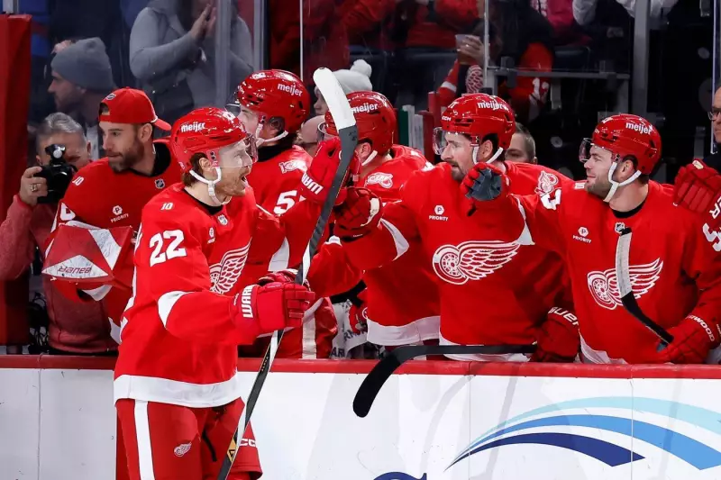 Gibson's 24 Saves Lead Surging Red Wings Past Slumping Jets 2-1