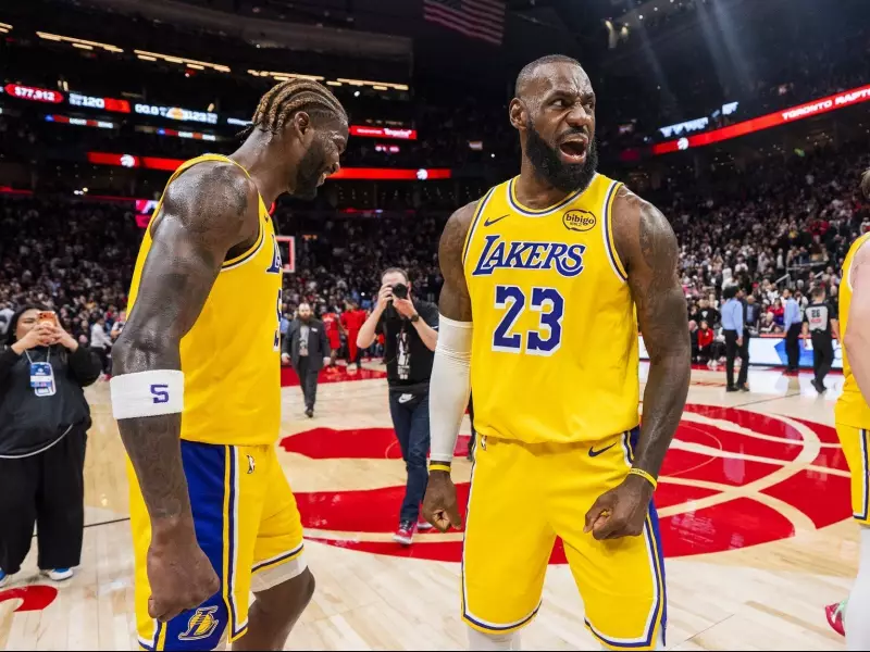 LeBron James Ends Scoring Streak with Selfless Pass, Praises Toronto Fans