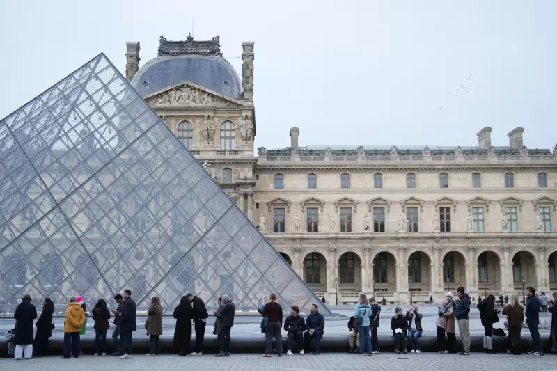Louvre Museum Fully Reopens After Staff Vote to Suspend Strike