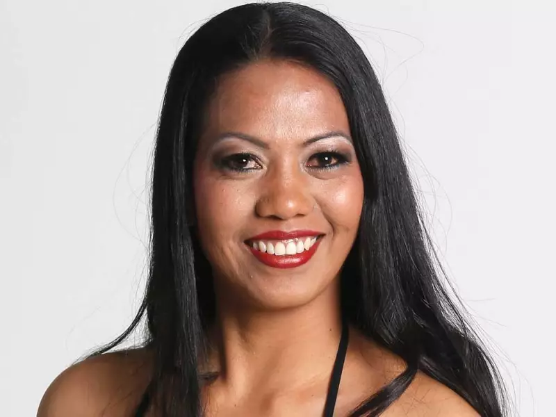 Meet SUNshine Girl Nenita: Toronto's Outdoorsy Crocheter with Business Ambitions