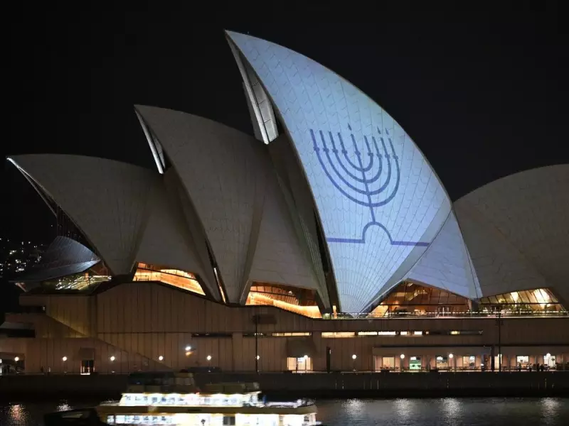 Montreal Police Boost Security at Hanukkah Events After Sydney Attack