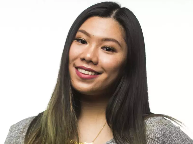 SUNshine Girl Carmen: From University Student to Aspiring Disneyland Host