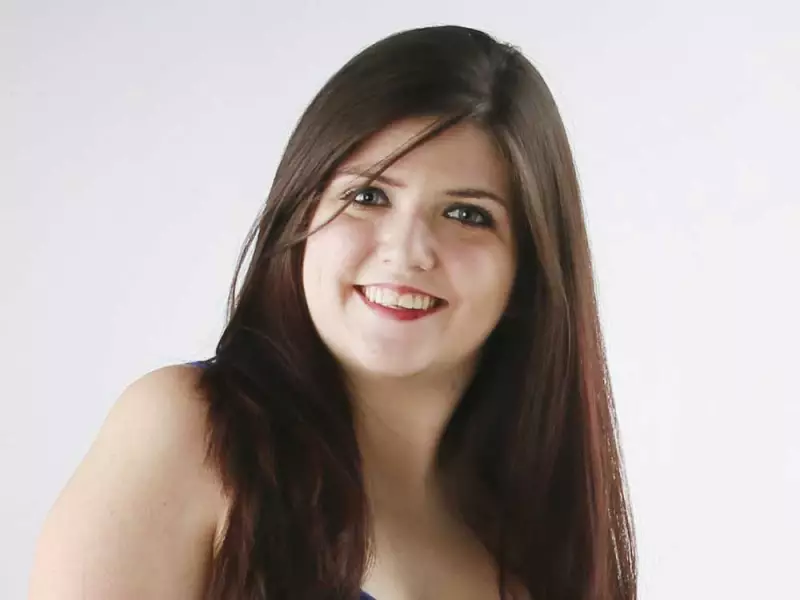 SUNshine Girl Nikki: Dog Groomer and Hockey Fan Featured in 2018