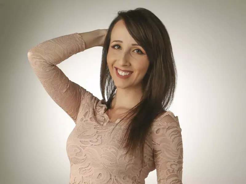 SUNshine Girl Stevie: A 5-foot-4 Virgo Who Loves Pink and Line Dancing