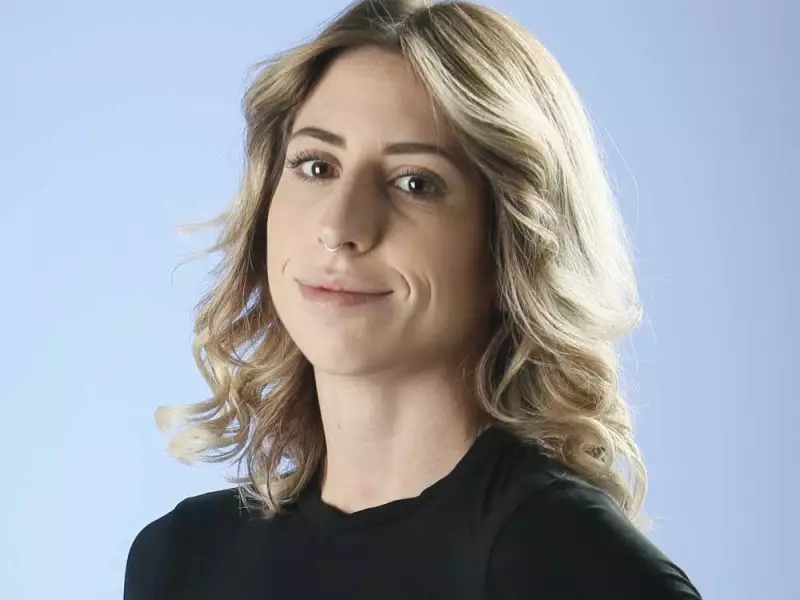 SUNshine Girl Taylor Shares Her Dreams: Tesla and Hairstyling Career