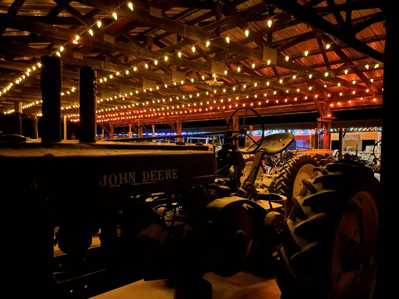 Winnipeg-Westman Christmas Lights Captivate Manitoba: A Festive Tradition