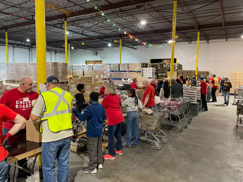 Winnipeg's Christmas Cheer Board Faces Volunteer Shortage Ahead of Holidays