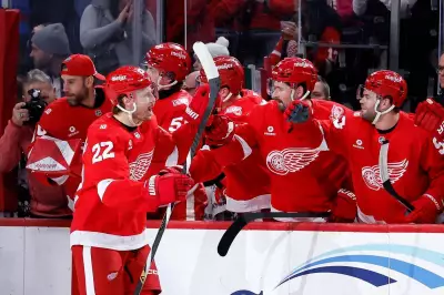 Gibson's 24 Saves Lead Surging Red Wings Past Slumping Jets 2-1