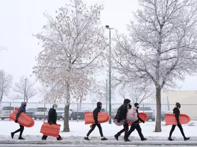 New Year's Day 2026 in Regina: Outdoor Fun, Closures & Levee Tradition