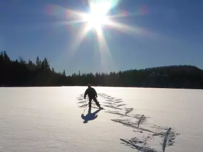 Quebec Winter Drownings: Ice Colour and the '1-10-1' Survival Rule Explained