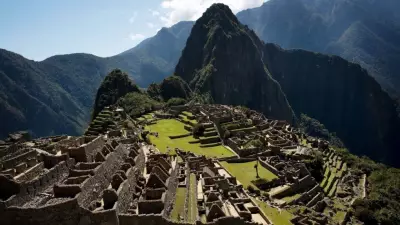 Train Crash Near Machu Picchu Kills 1, Injures 30, Canadians Among Victims