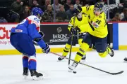 Berglund's Late Winner Lifts Sweden to 3-2 Victory Over Slovakia at World Juniors