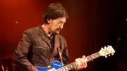Chris Rea, Singer of 'Driving Home for Christmas,' Dies at Age 74