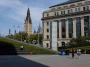 Federal Public Servants Earning Over $150K Surge 96% in Five Years