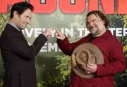Jack Black and Paul Rudd's Rock 'n' Roll Bonding on 'Anaconda' Set