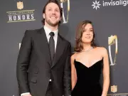 Josh Allen & Hailee Steinfeld Gift Buffalo Bills O-Line a Quarter of a Cow