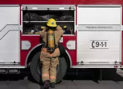 Montreal Firefighters Control Blaze in Ville-Marie on Christmas