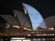 Montreal Police Boost Security at Hanukkah Events After Sydney Attack