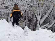 Quebec School Snowbank Rules Spark Outrage: Unions Decry 'Bureaucratic' Guidelines