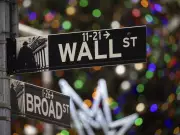 Stocks Hold Steady as Santa Claus Rally Period Begins on Wall Street