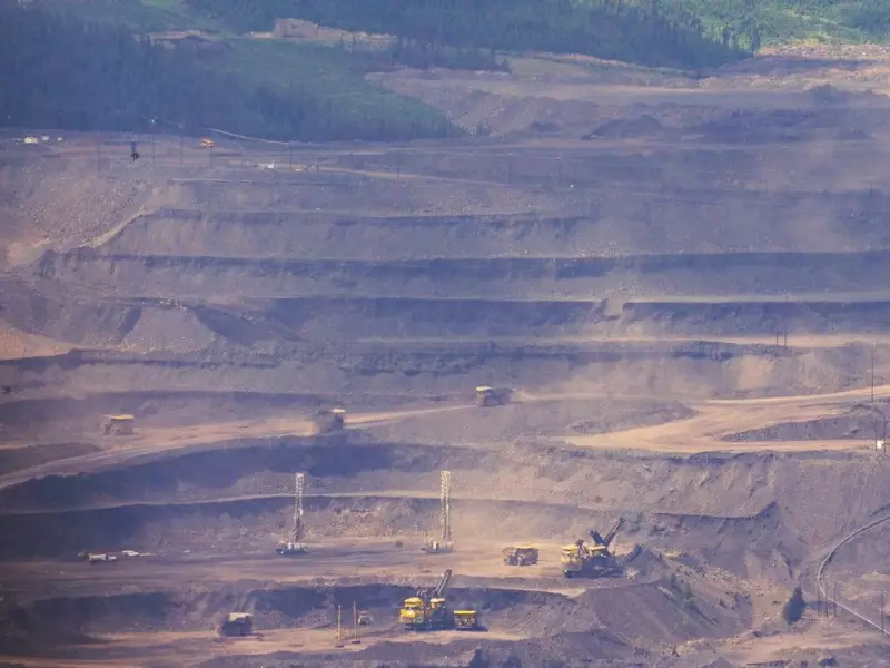 B.C. Opens Public Review for Elkford Coal Mine Expansion Amid Pollution Probe